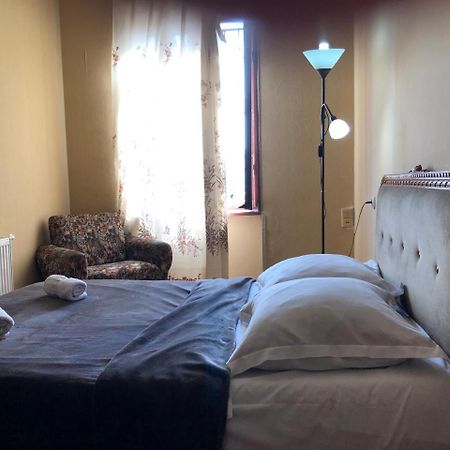 Lucky Family Hotel ティビリシ エクステリア 写真